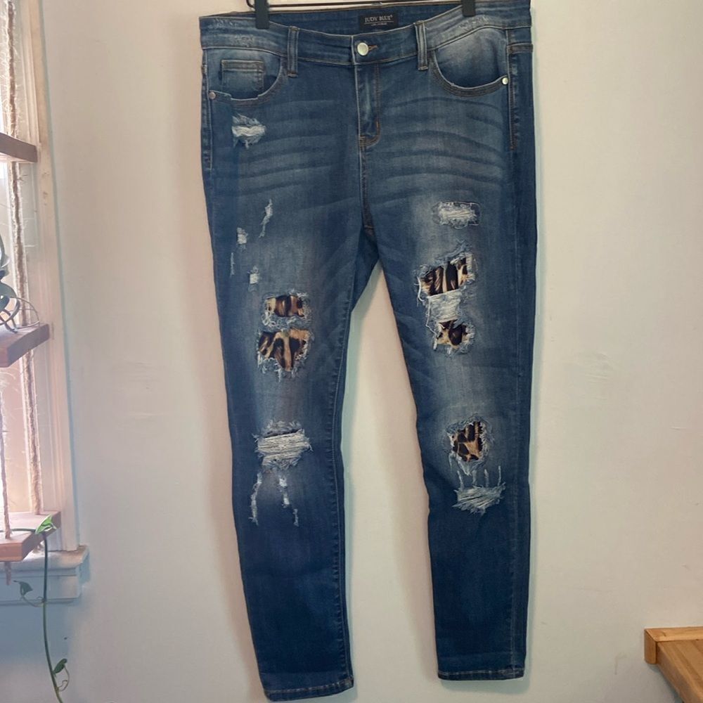 Judy Blue Women's Skinny Jeans - Medium Blue Distressed with Leopard Patch